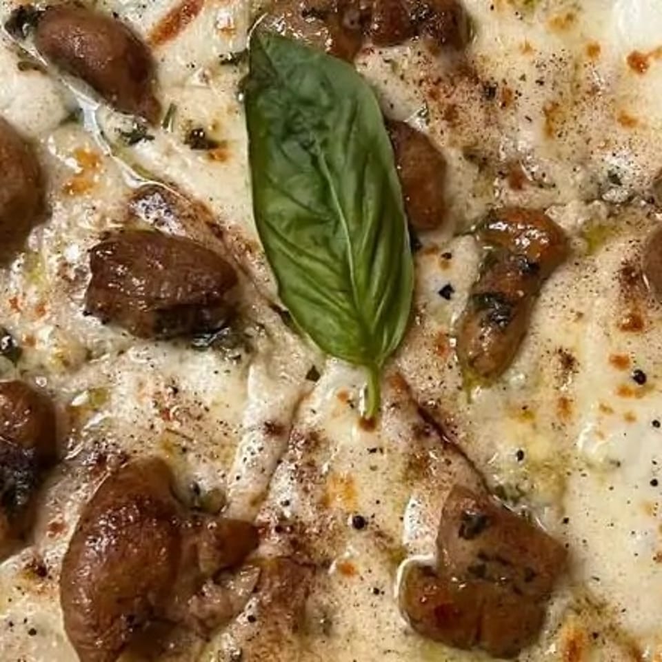 Delicious Pizza Options at Our Italian Restaurant