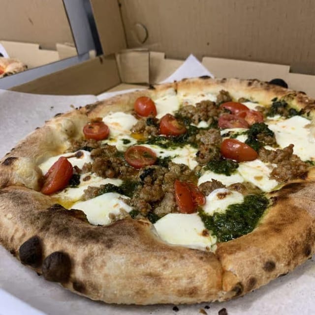 Genovese Pizza.