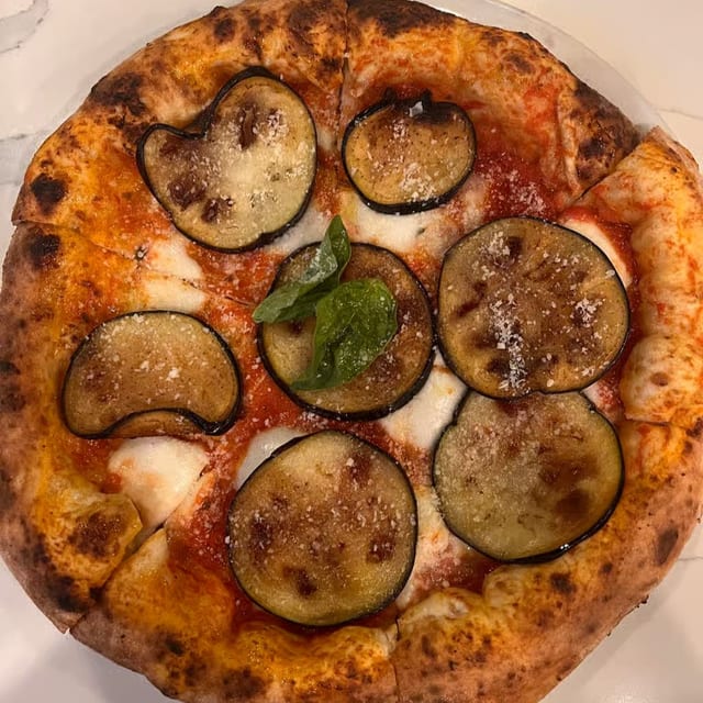 Alle Melanzane Pizza.